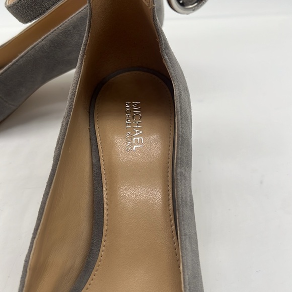 NWB Michael Kors Grey Suede Mid Pump Shoes Women's Size 7 M - Picture 5 of 8